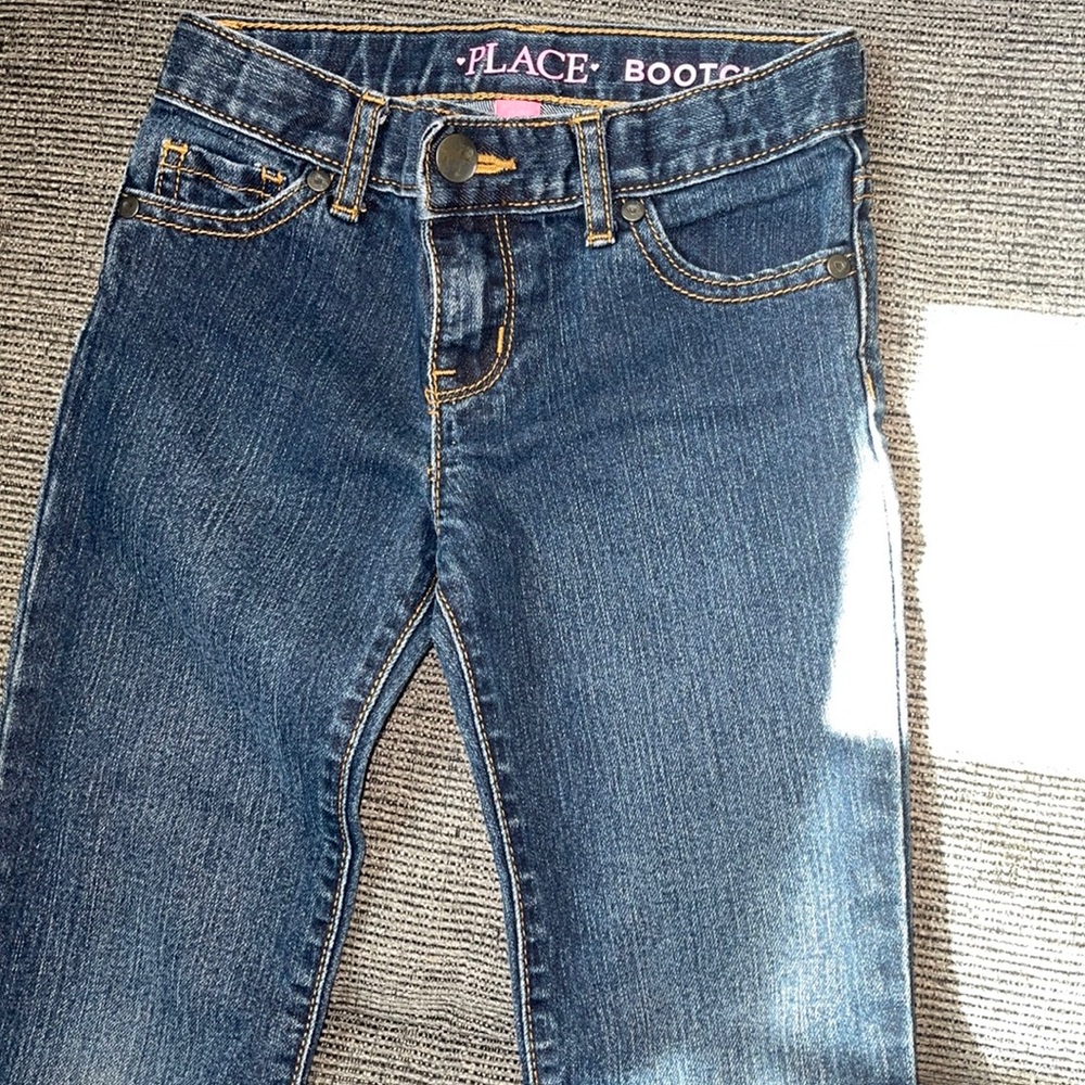 Cute never worn kids jeans, size 6